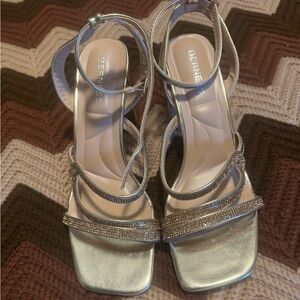 Gold Strappy Women's Sandals Sz 9